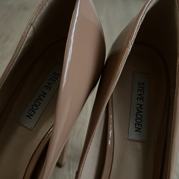 Steve Madden platform heels color tan peep toe - Picture 4 of 4